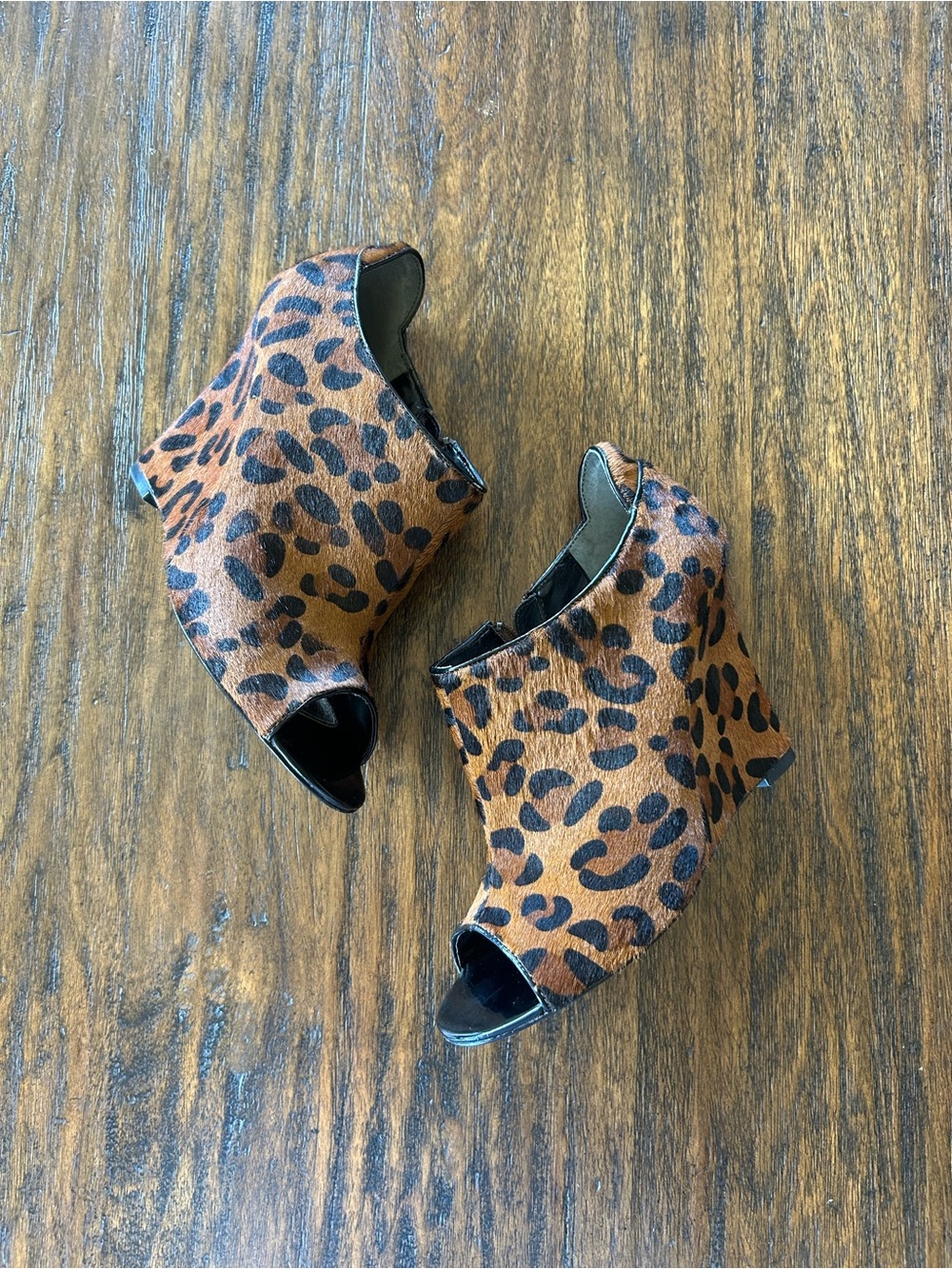 Nina New York Y2K Leopard Print Horsehair Wedge Peep Toe Heels Size 9